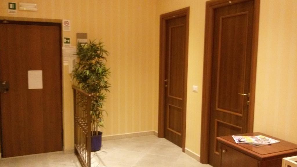 Mrs Julie Guesthouse Roma Ngoại thất bức ảnh