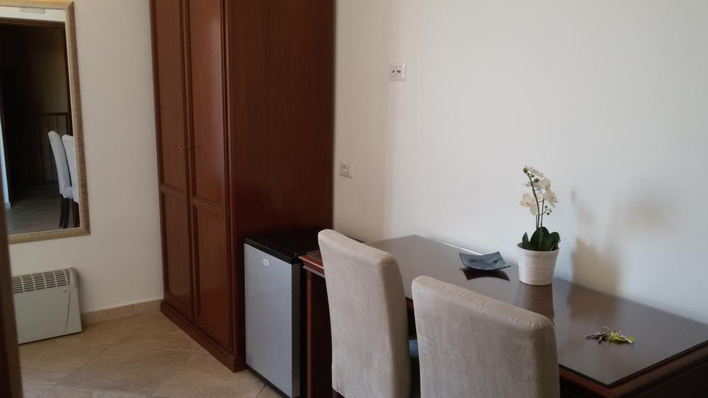 Mrs Julie Guesthouse Roma Phòng bức ảnh